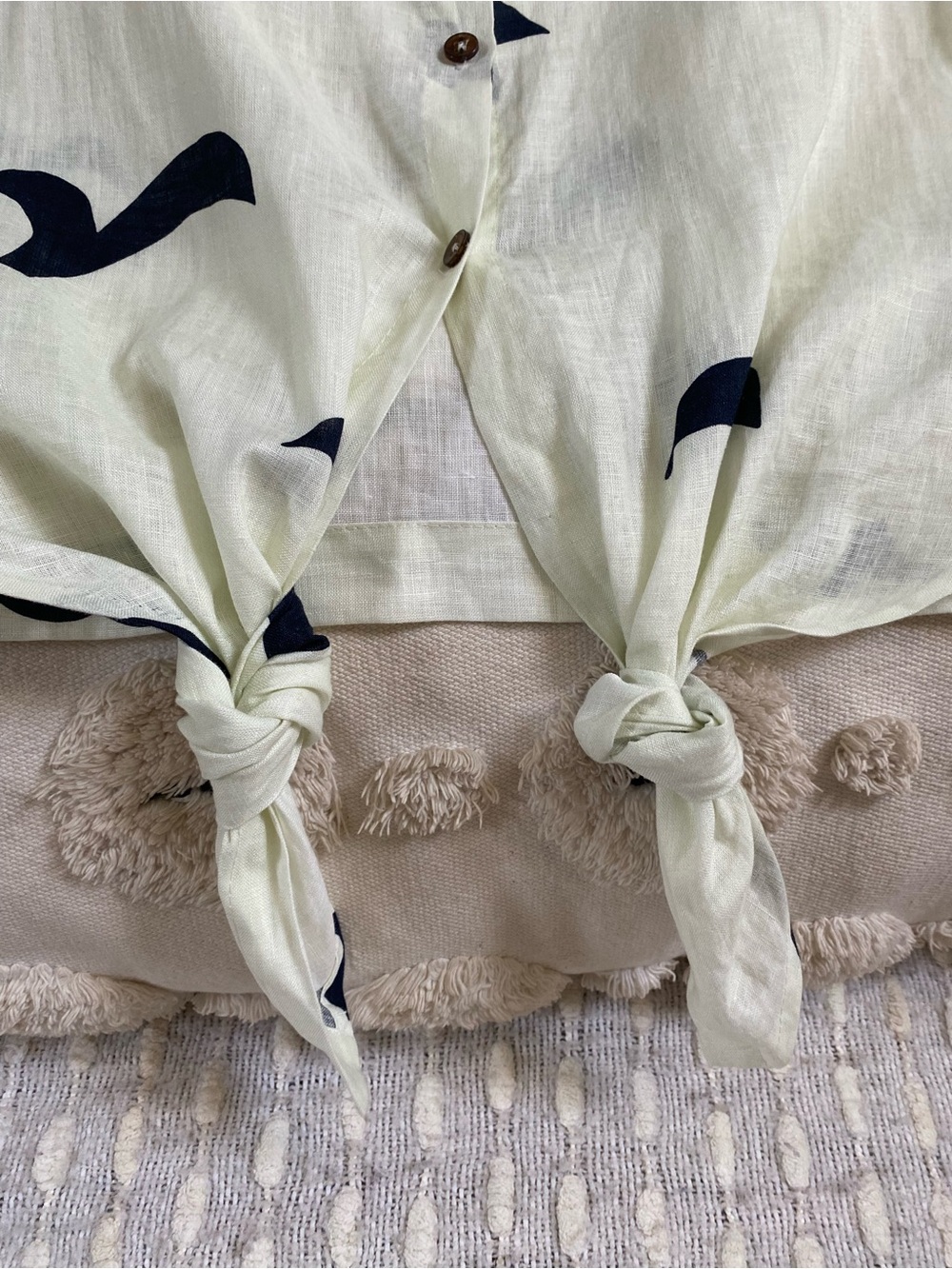 {Cala De La Cruz} Linen Front Tie Shirt - Picture 4 of 6